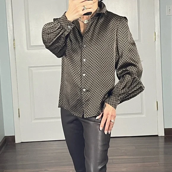 Celine Vintage 100% silk button down blouse size FR 38 - Picture 4 of 15